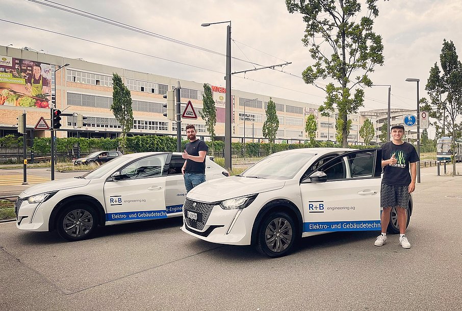 WIR FAHREN ELEKTRISCH WIR FAHREN ELEKTRISCH